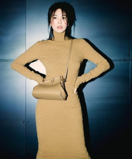 [배우 송혜교] FENDI 펜디 퍼스트 백 F8893